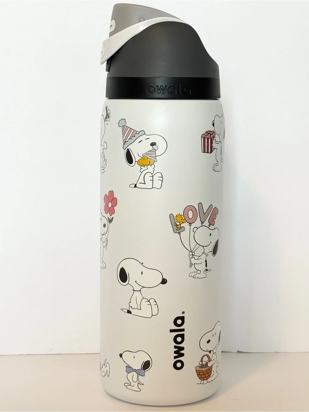 Owala Snoopy Insulated 32oz Water Bottle “Multiple Colors”